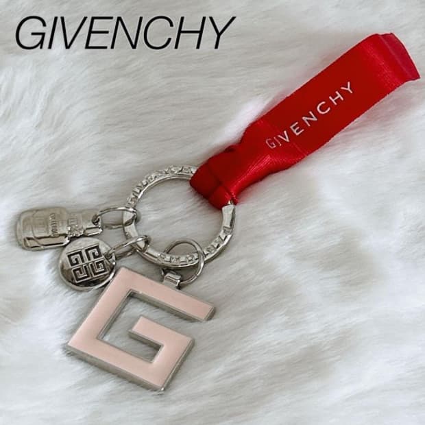 지방시 Givenchy 참 키링 / 백참 (새제품)