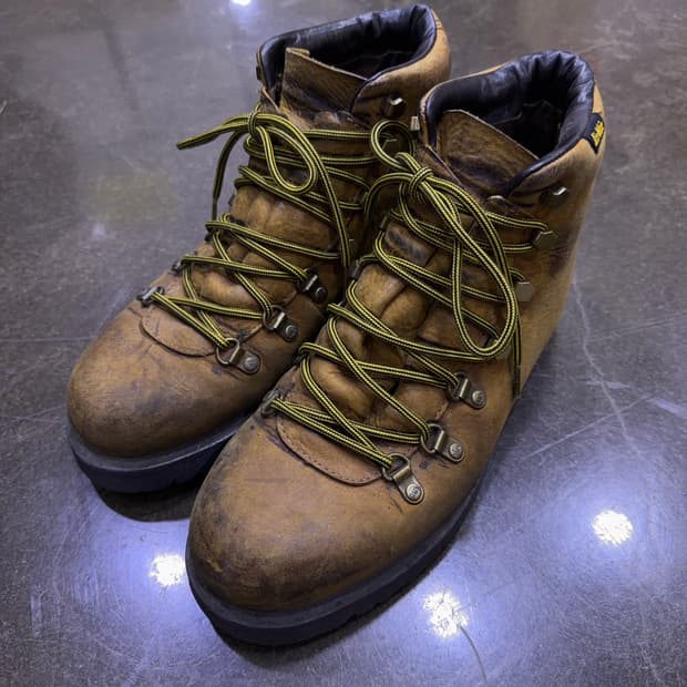 닥터마틴 홀트 하이킹 트래킹 워커 워크 부츠 250