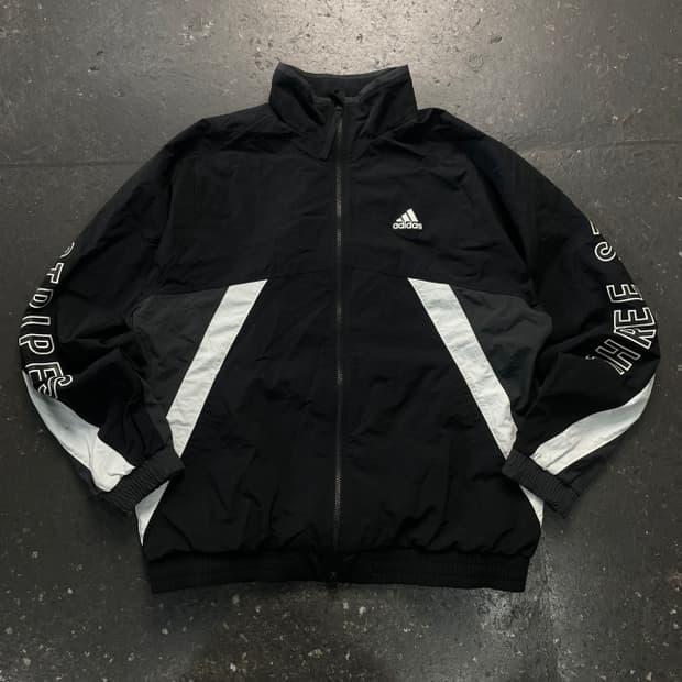 105 아디다스 바람막이 