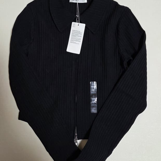 (1/20까지 할인)스파오 긴팔 집업 블랙 S