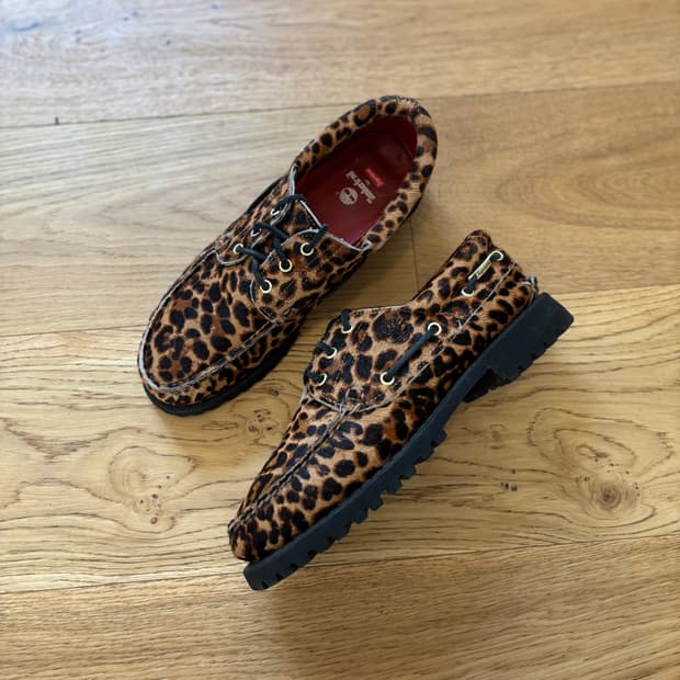 슈프림 팀버랜드 보트슈즈