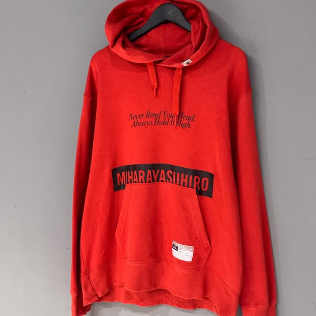 GU x 미하라야스히로 스웻 후드티