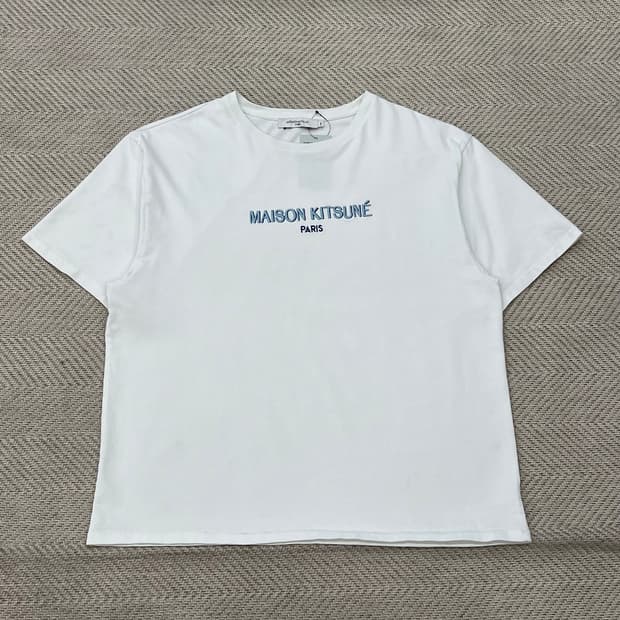 메종키츠네 로고자수 반팔티 r3684