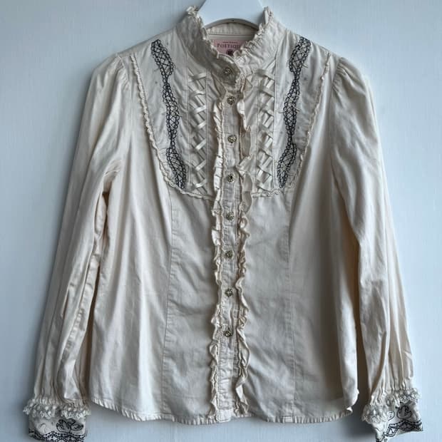 axes femme 아일렛 셔츠 블라우스