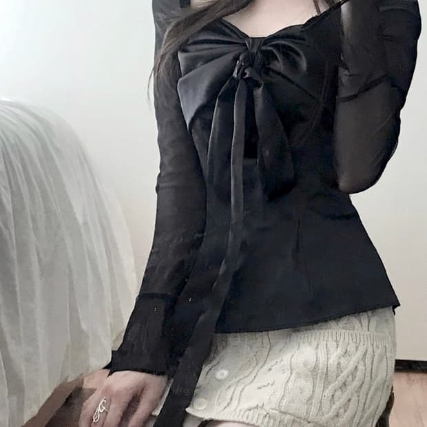 힐다 고희 실키 스완 블라우스