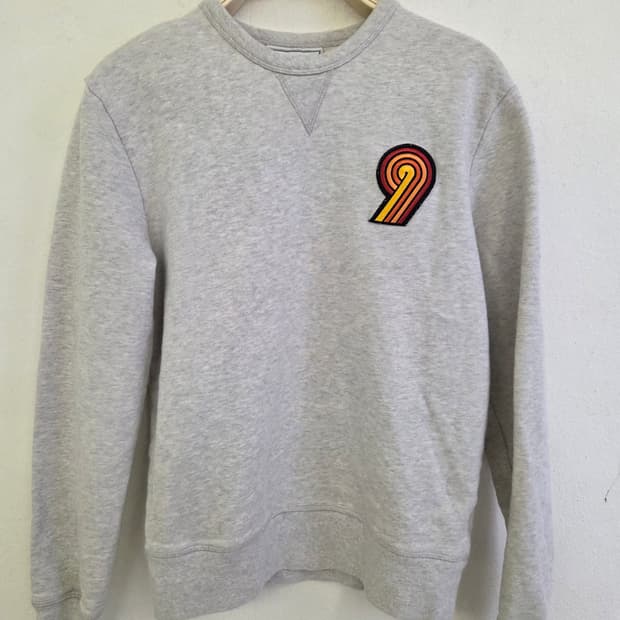 AMI  아미 숫자 9 로고 맨투맨