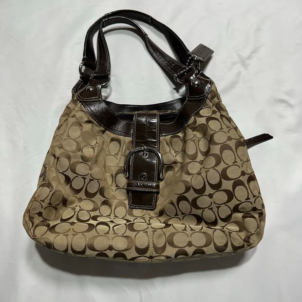 코치 시그니처 숄더백