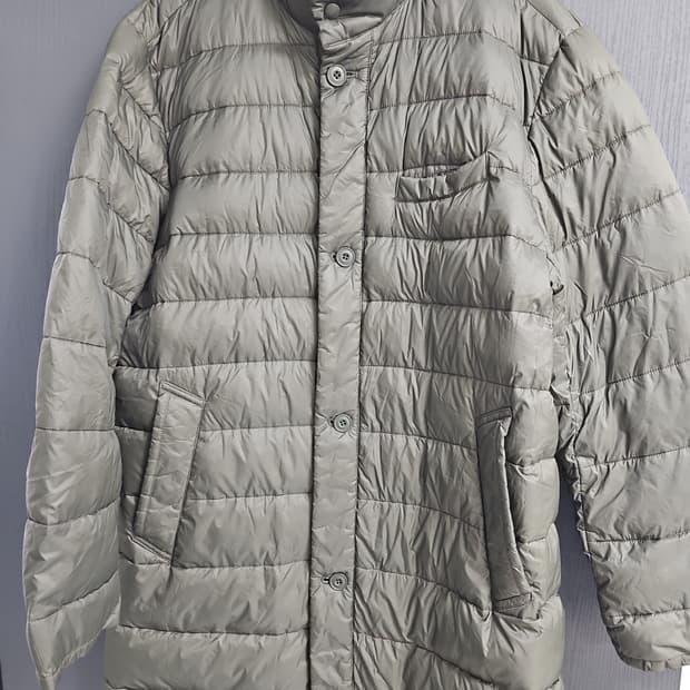 빈폴 정품 남성 구스패딩 코트스타일패딩 110사이즈
팝니다