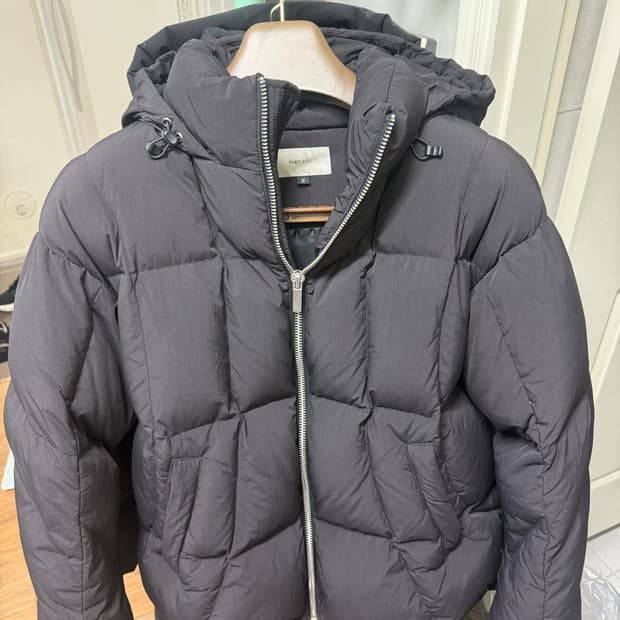 비긴202 Eight Heavy Down 헤비다운 블랙 2사이즈 팝니다