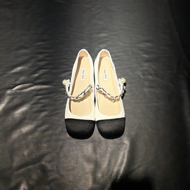 미우미우 발레리나 플랫슈즈 세틴