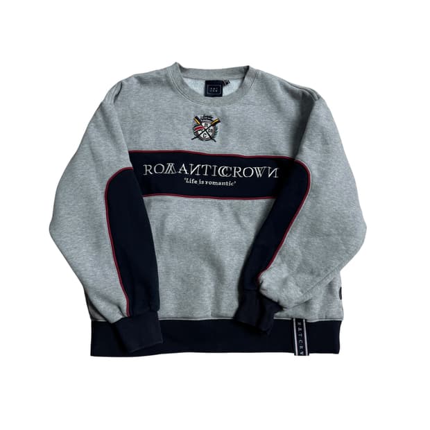 로멘틱 크라운 맨투맨