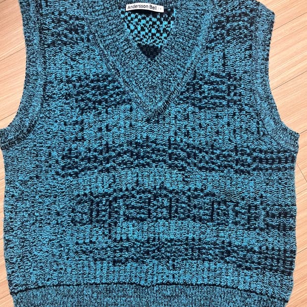 앤더슨벨 유니섹스 브이넥 니트베스트