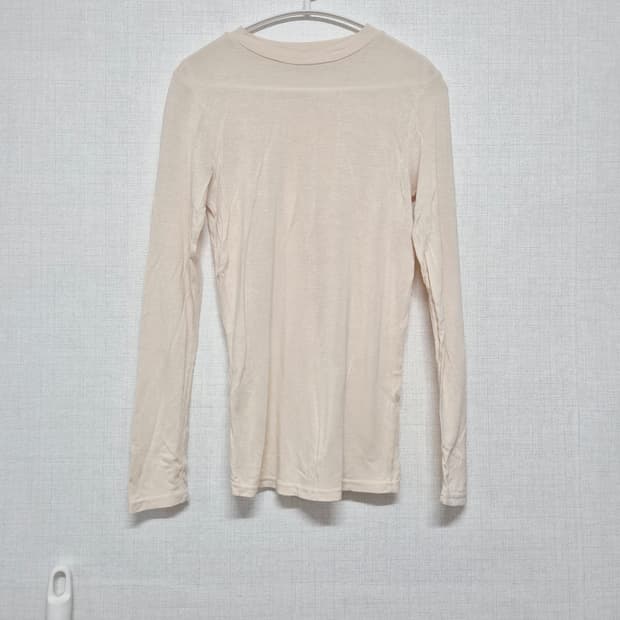 아이보리 긴팔티셔츠
