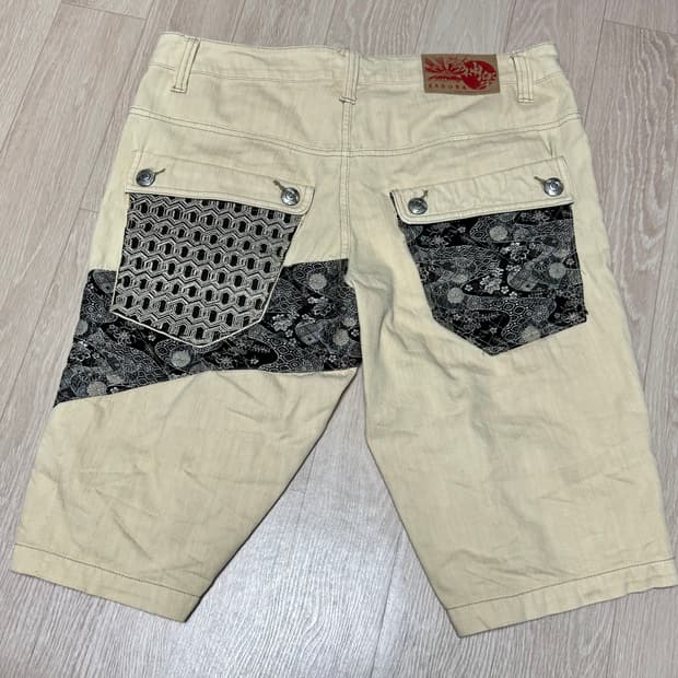 Bermuda pants
