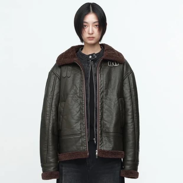 밀로우먼 위시드 비건 레더 무스탕