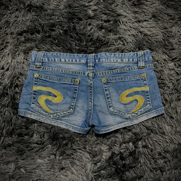 BABY SHOOP 골드 자수 워싱 데님 숏팬츠