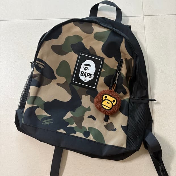 베이프 백팩 (마일로 키링 포함) 새상품 가방 정품