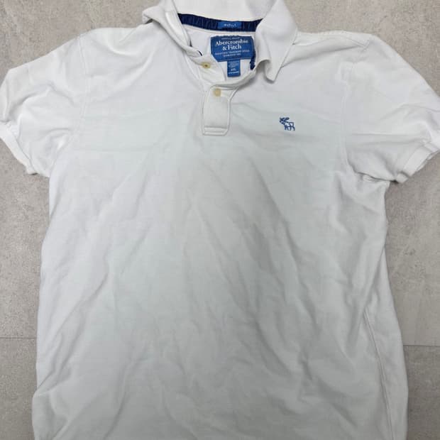 아베크롬비앤피치 화이트 반팔 카라티