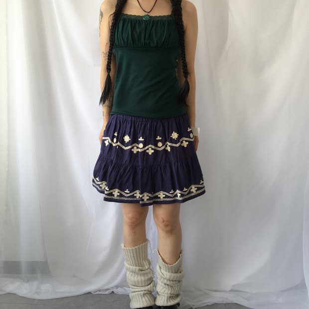 Lace trimming sleeveless