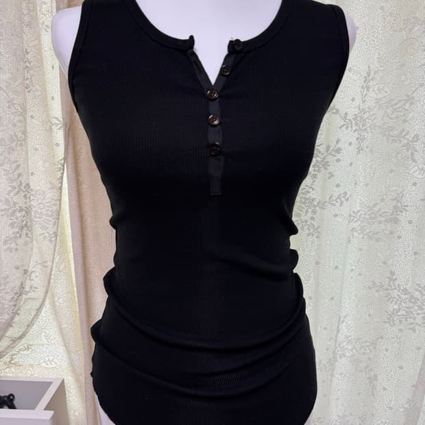 Vintage basic button U line sleeveless