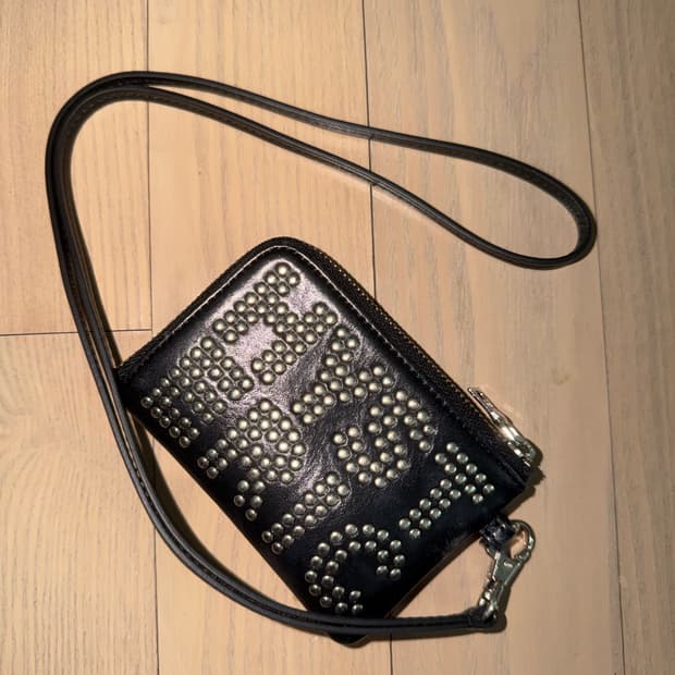 히스테릭글래머 스트랩 스터드 지갑