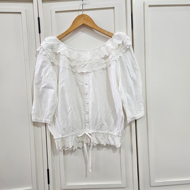 레이스 프릴 블라우스 화이트 7부