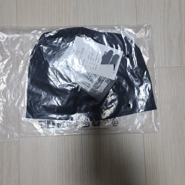 아크테릭스 로 토크 블랙 S-M 