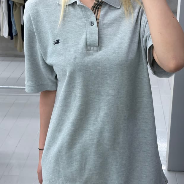 버버리 카라 반팔 티셔츠 그레이