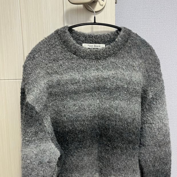넌블랭크 니트 판매합니다.