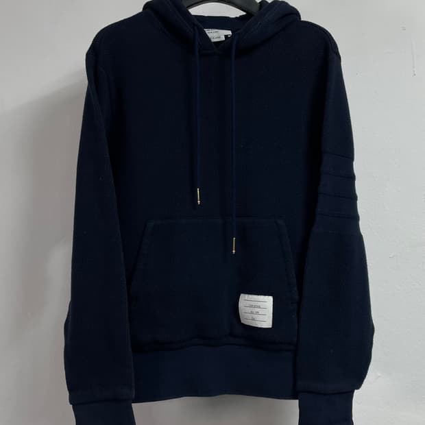 톰브라운 사선완장 네이비 니트 후드티 (on.149) 