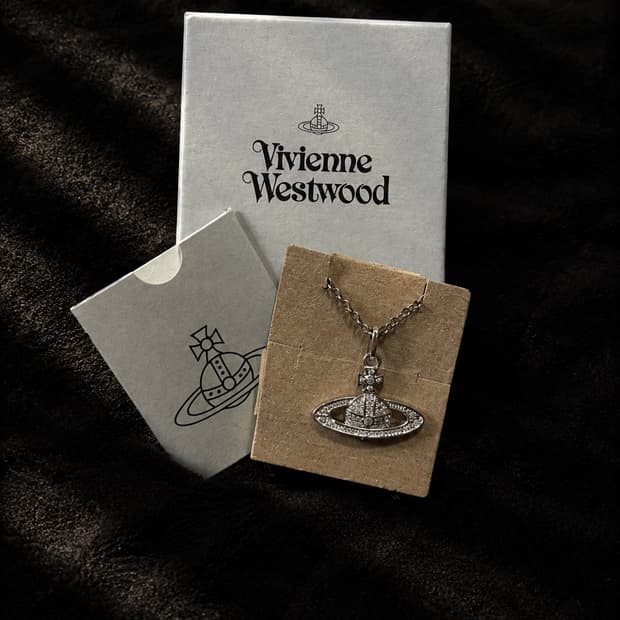 비비안웨스트우드 오알비 펜던트 목걸이