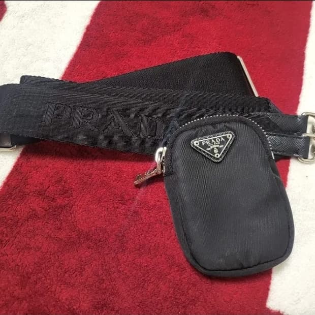 프라다 스트랩 & 미니 파우치