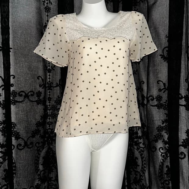#VIOLETTIARA ivory dot lace blouse