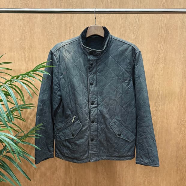 바버 경량 퀄팅 자켓 코듀로이 카라 스냅 버튼 패치 포켓 디테일 카키