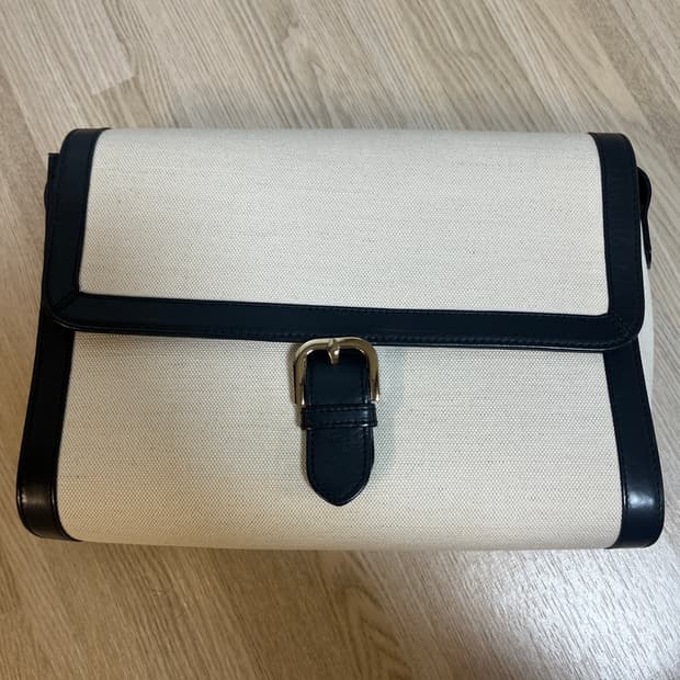 A.P.C. 캔버스 크로스백 여름 아페쎄