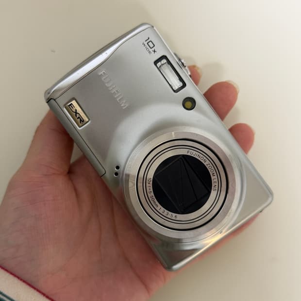 후지필름 파인픽스 f70exr 실버 작례있음 