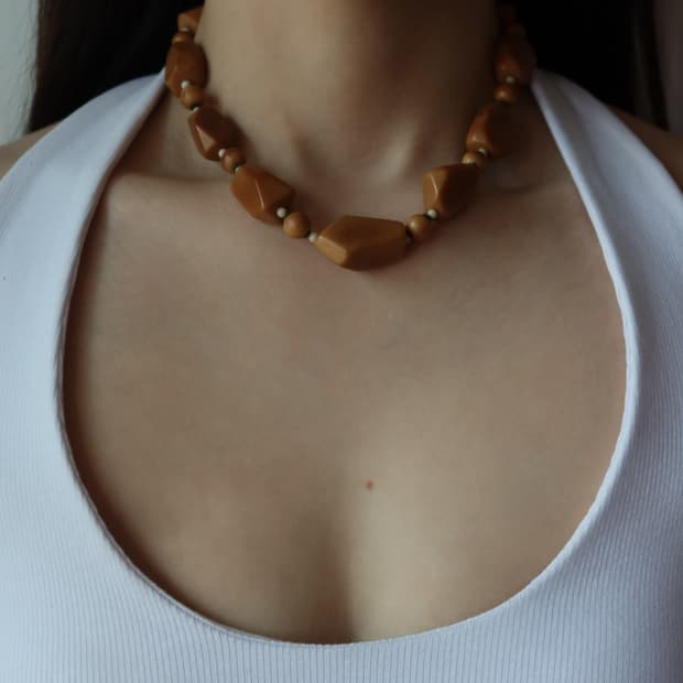 amber bead necklace