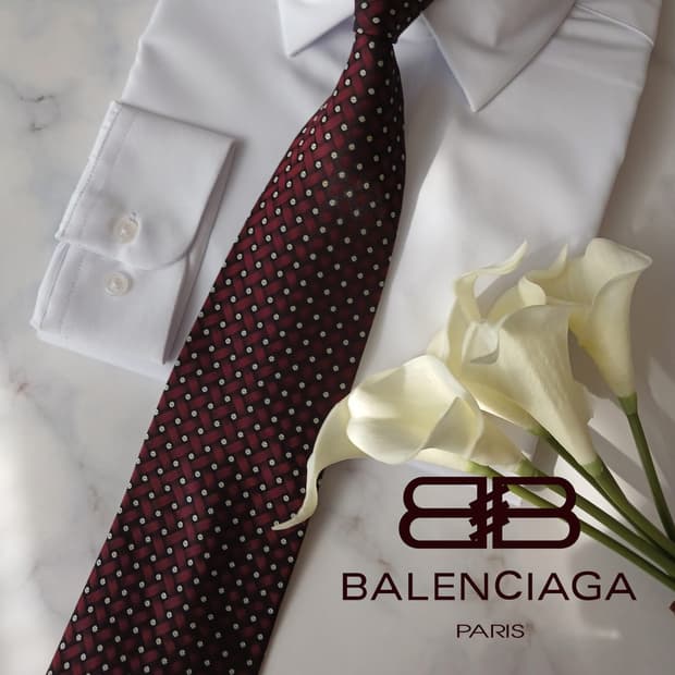 발렌시아가 실크 버건디 다이아 넥타이 9.5cm A~A+등급 A19000