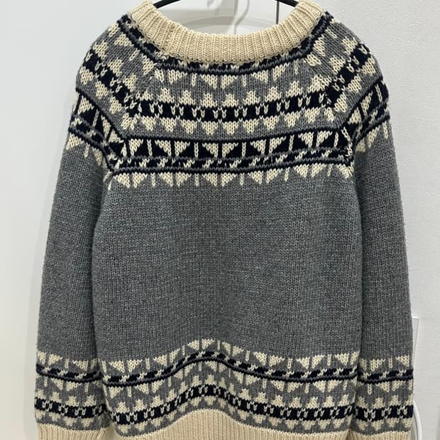 김아홉 자카드 니트