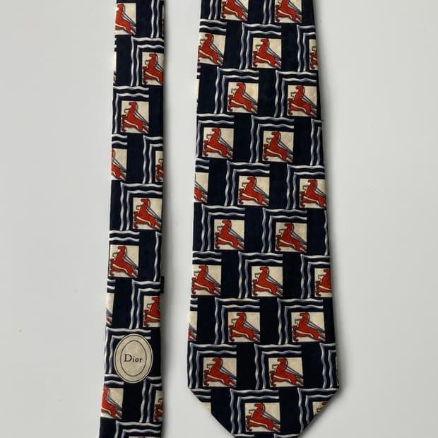 크리스찬디올무슈 넥타이