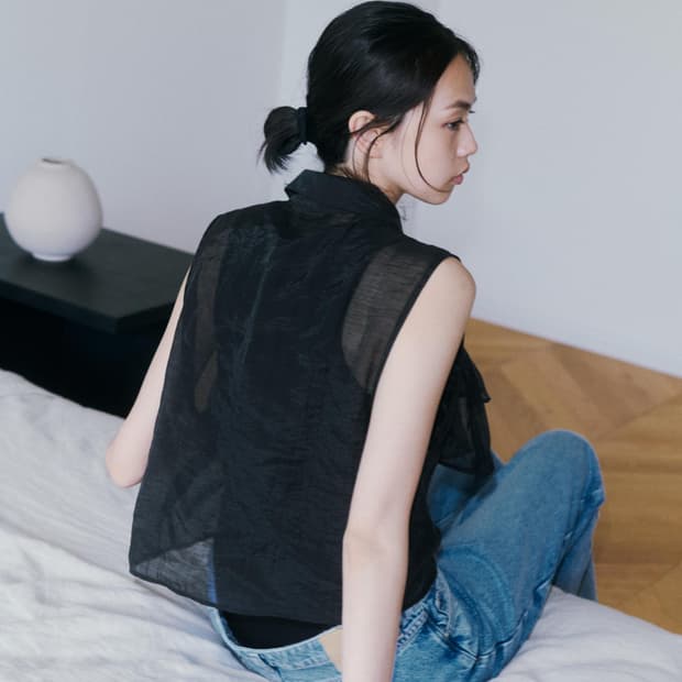 (새상품) ZARA 자라 프릴 세미 시스루탑