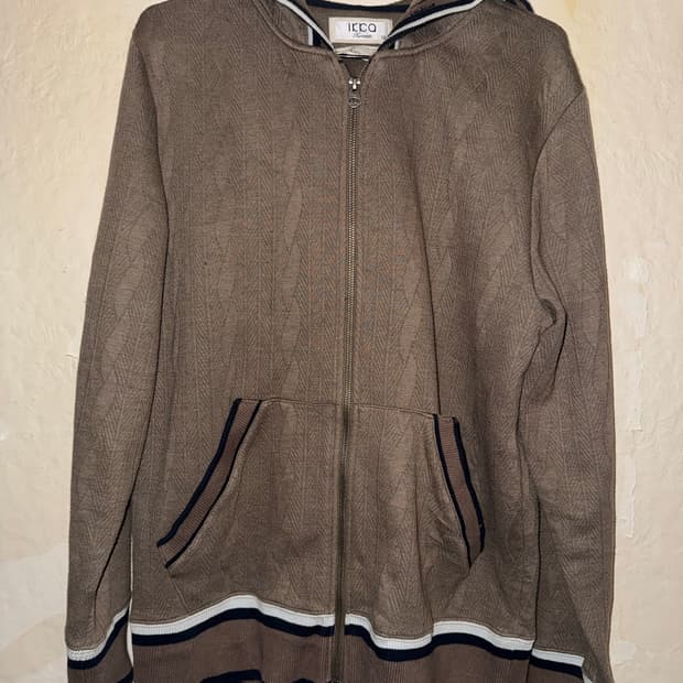 “IKCA” Straight point knit hood zip-up