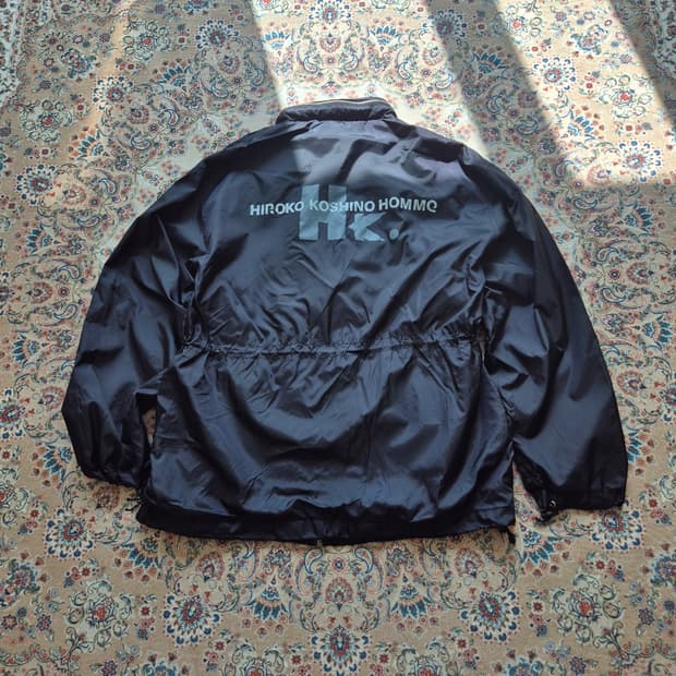 히로코 코시노 옴므 바람막이