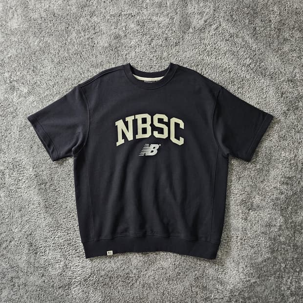 [무료배송] New Balance 반팔 맨투맨