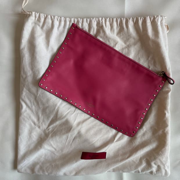 발렌티노 락스터드 클러치