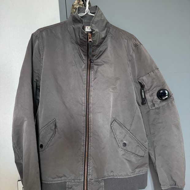 Cp컴퍼니 봄버형 자켓 XL