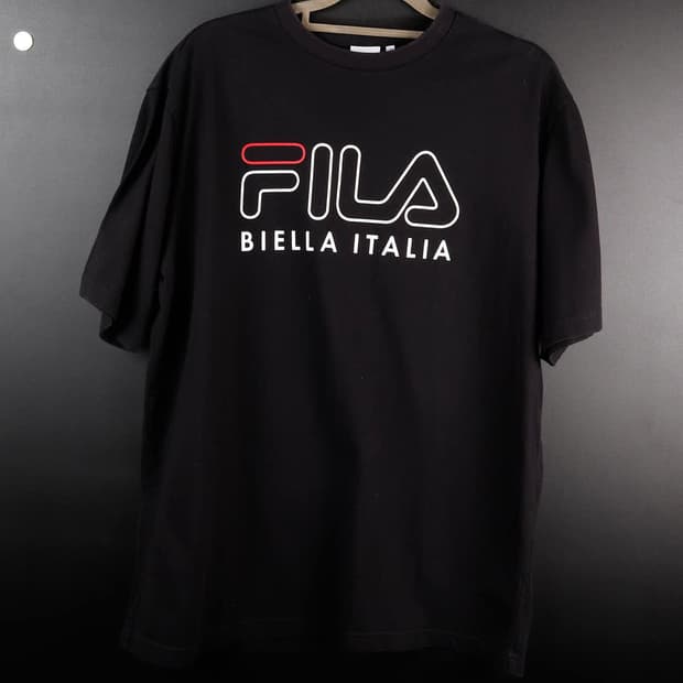 휠라 빅로고 검정 티셔츠