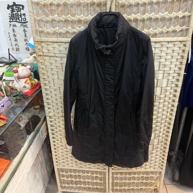 42/55 정품 프라다 경량패딩 팝니다