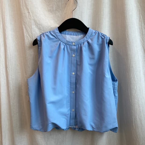 블루 볼륨 슬리브리스셔츠(M)