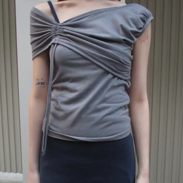 타임라인서울 레이어드 셔링 오프 티셔츠 모카